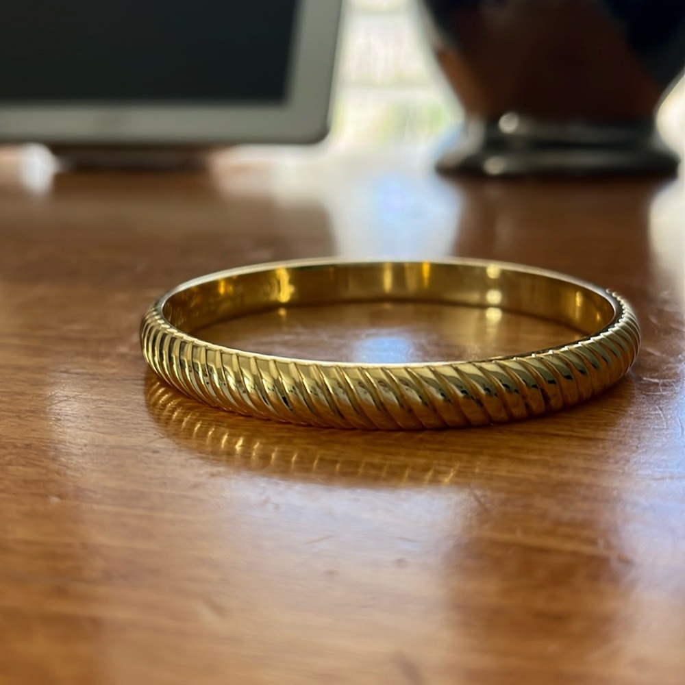 lilly pulitzer 2015 gold tone ribbed bangle slip on bracelet